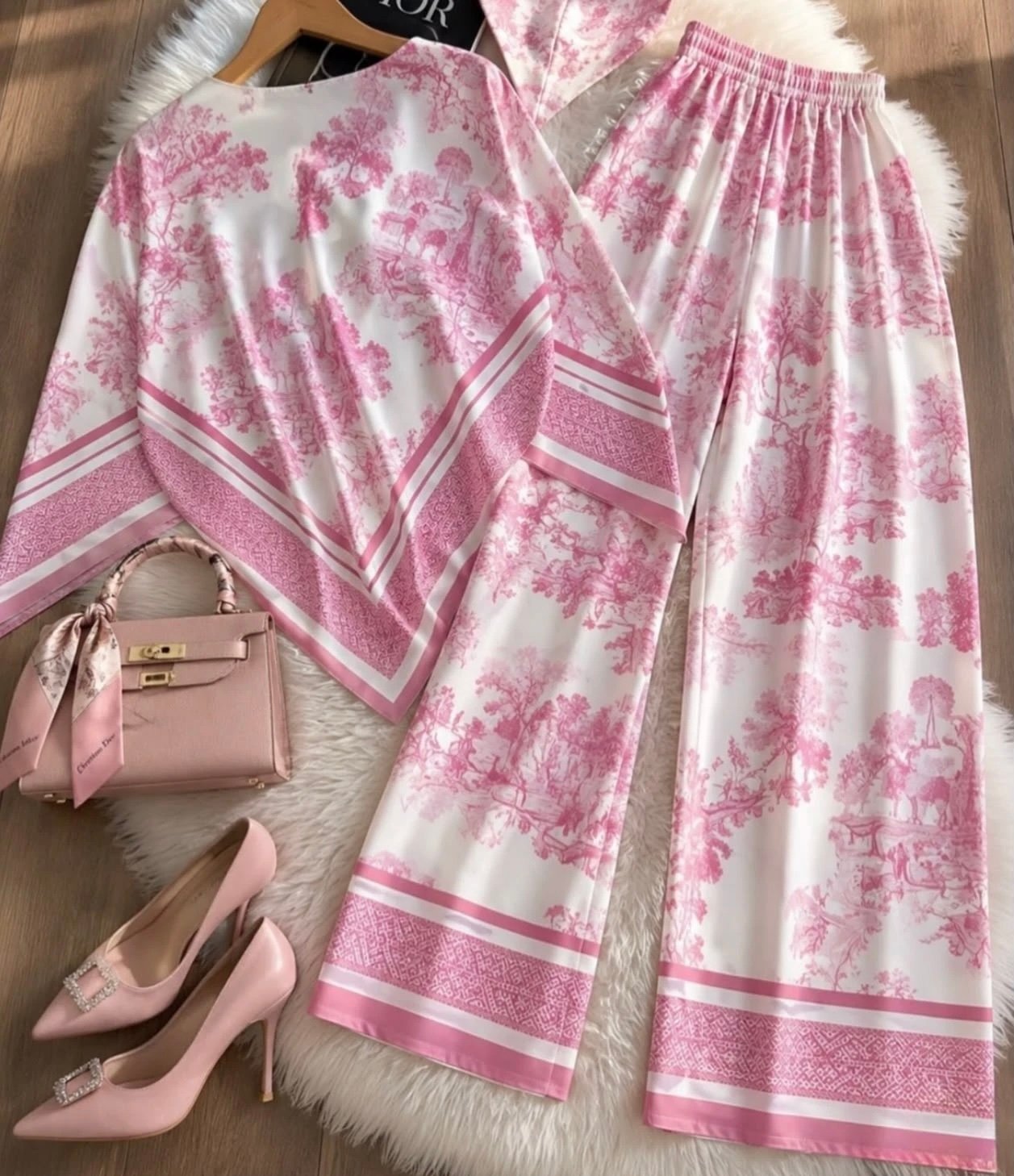 Ensemble satin 🩷🎀  vue 2