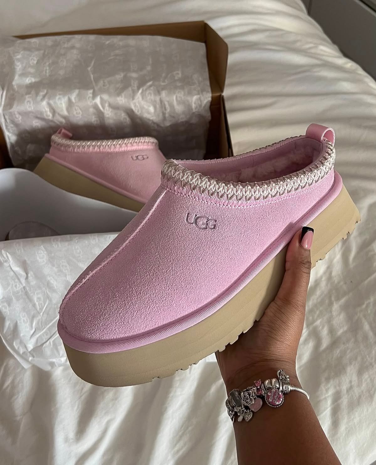 UGG 🩷🎀 vue 2